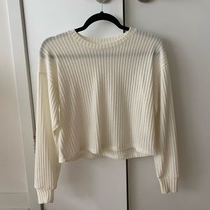 ArItzia White knit long sleeve